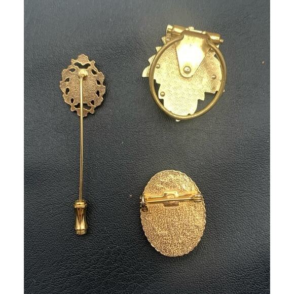 Vintage Gold Tone Cameo Stick Pin, Brooch, & Scarf Clip Set Lot - Picture 3 of 4